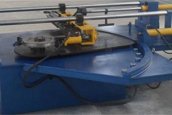 什么是型材彎曲機(jī)，彎曲操作時(shí)的注意點(diǎn)